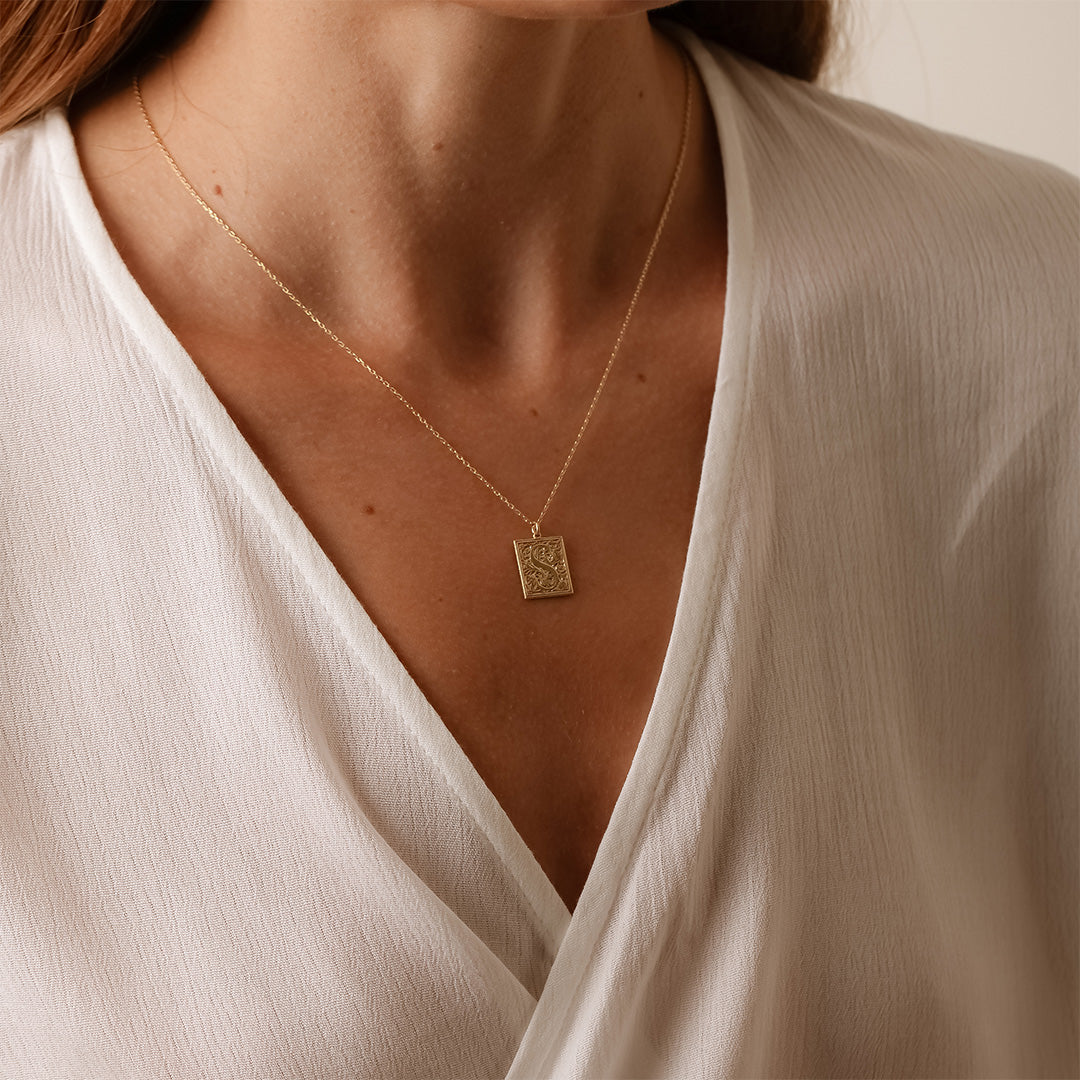 Çiçekli Harf Kolye