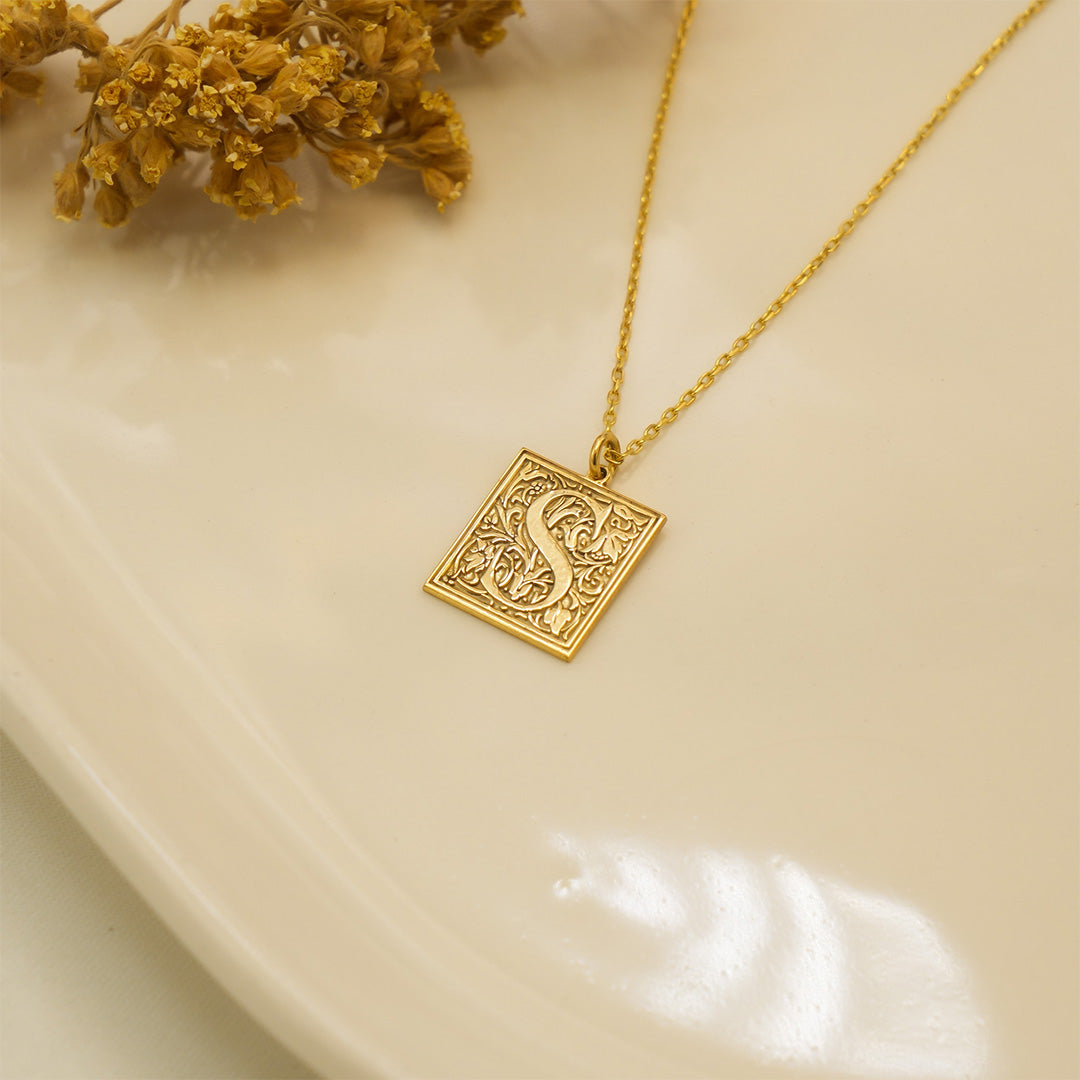 Çiçekli Harf Kolye